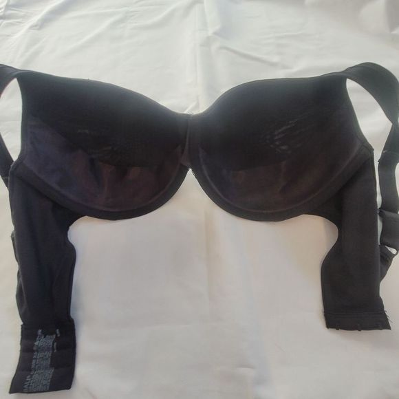 Bali Women's One Smooth U Ultra Light Lace with Lift Underwire - Picture 7 of 7